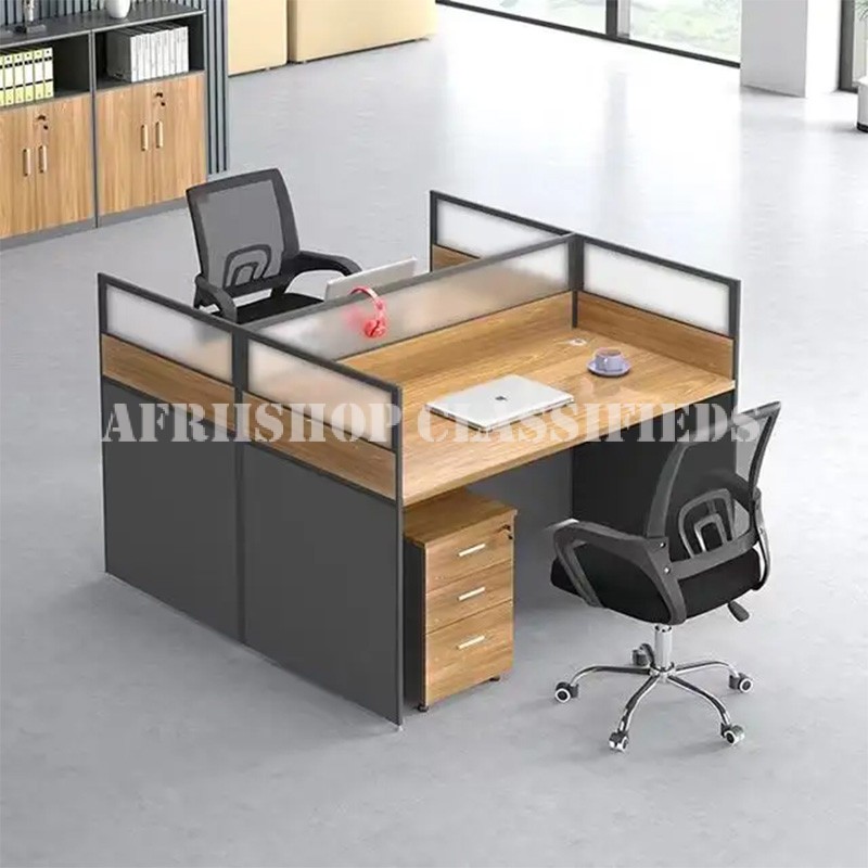 Office Workstation: 4 Way Module Office Workstation