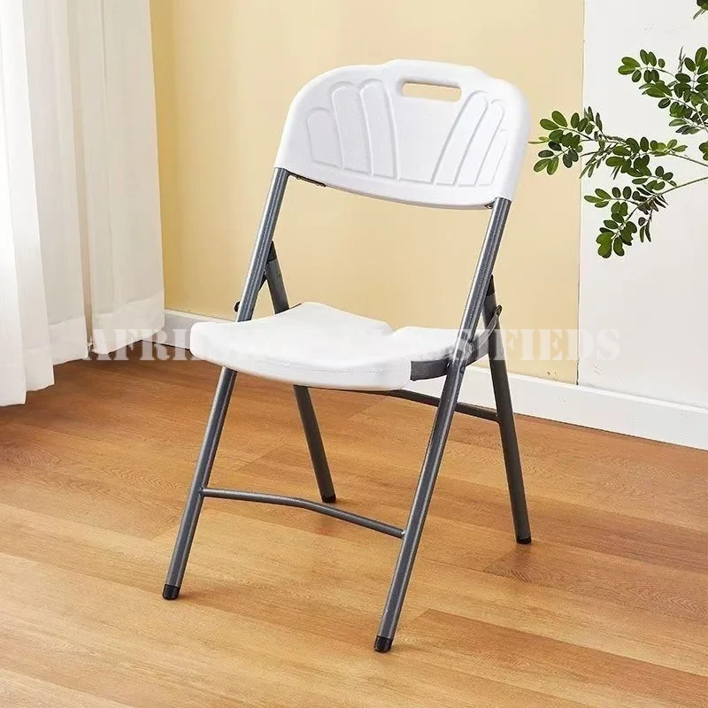 Plastic Chairs:Patio Foldable Stackable Plastic Chair
