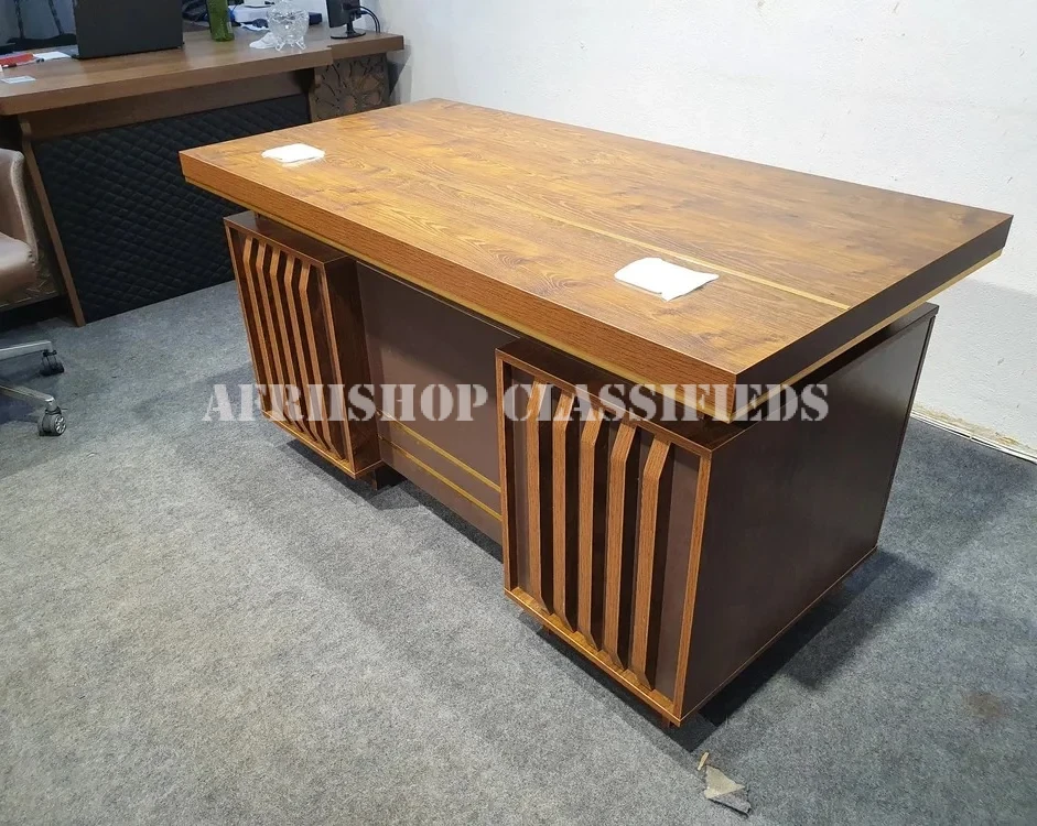 Office Desk; Wooden Executive Office Desk