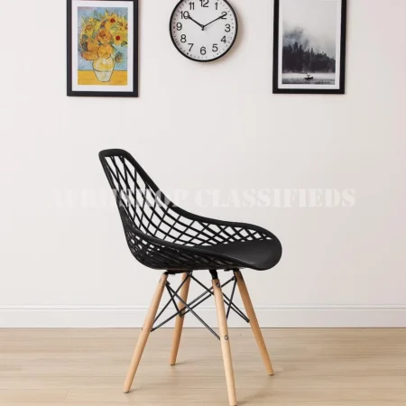 Dining Chairs:Modern Eames Plastic Dining Chair