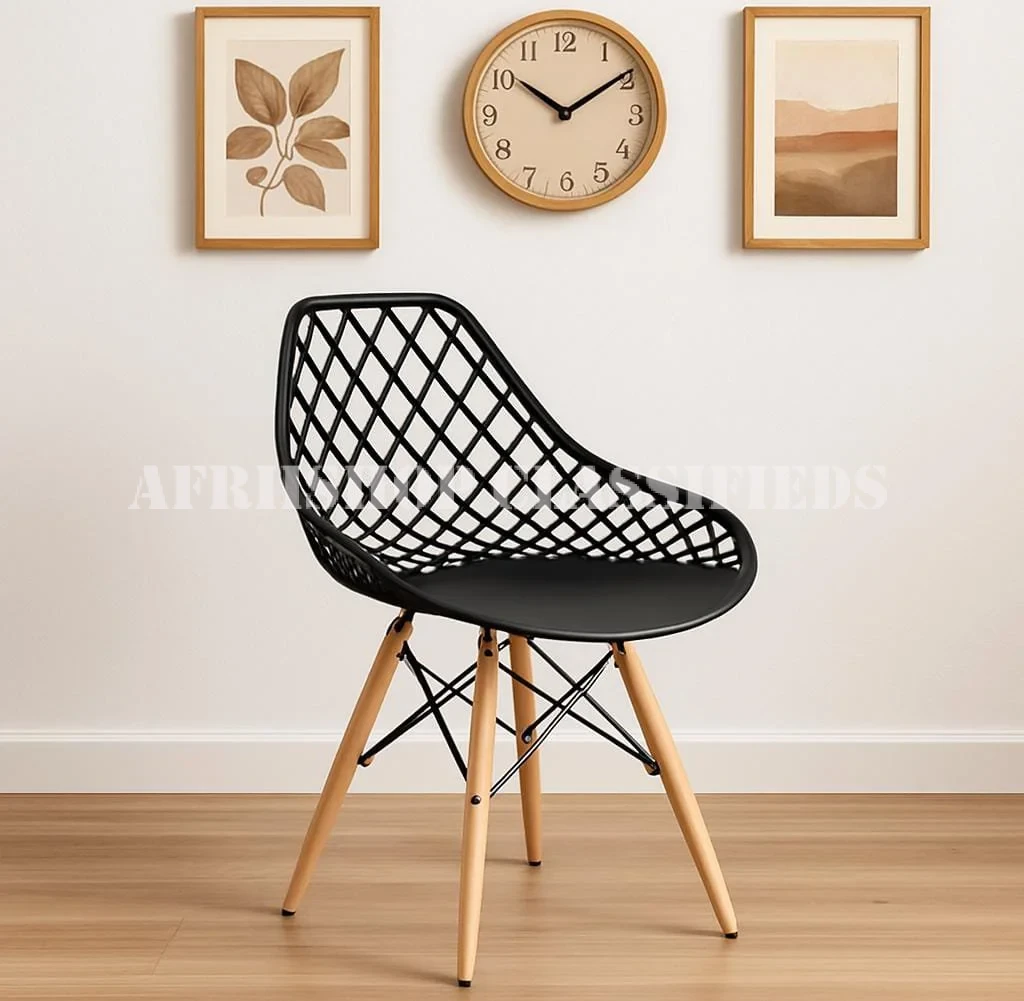 Dining Chairs:Modern Eames Plastic Dining Chair