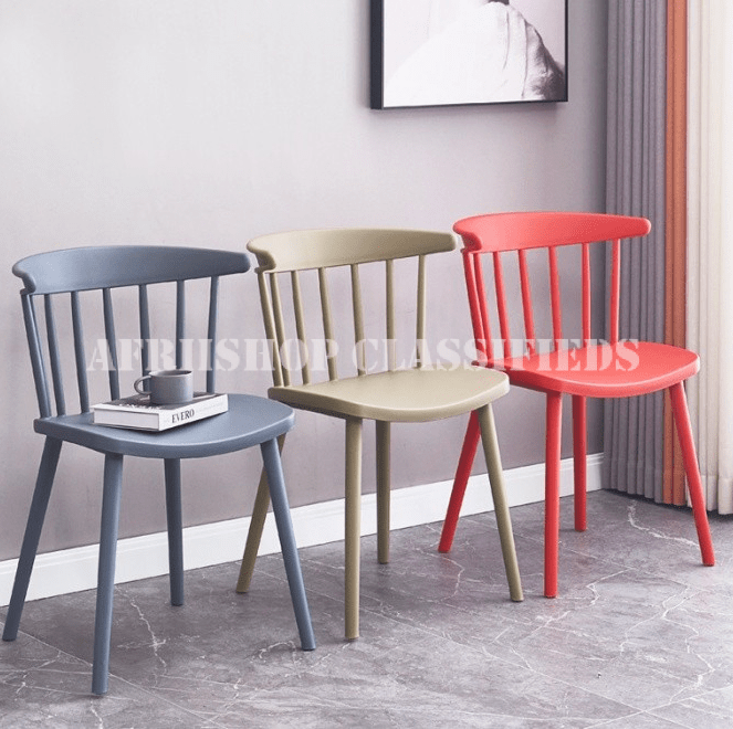 Home Chair; Comfortable Round Back Plastic Dining Chair