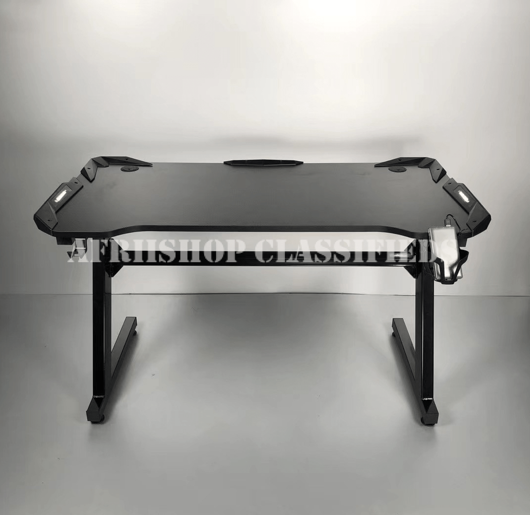 Gaming Tables: 140CM Gaming Table with LED Lights