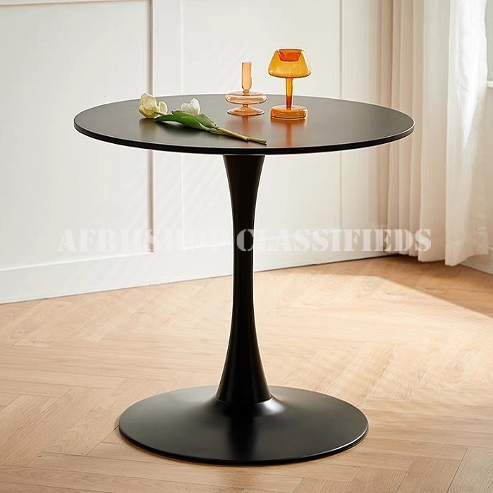 Dining Table: Eames Round Dining Table