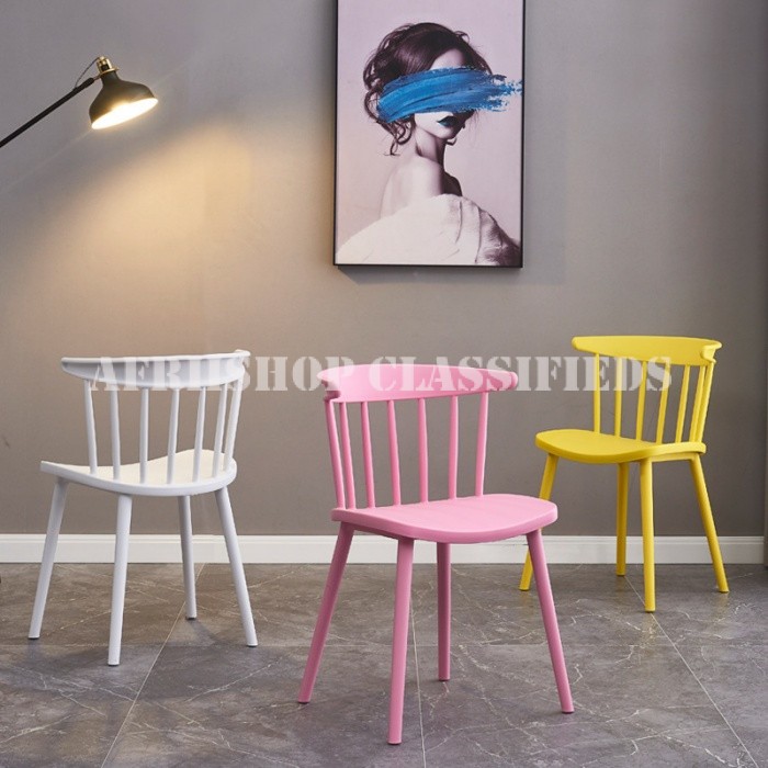 Home Chair; Comfortable Round Back Plastic Dining Chair