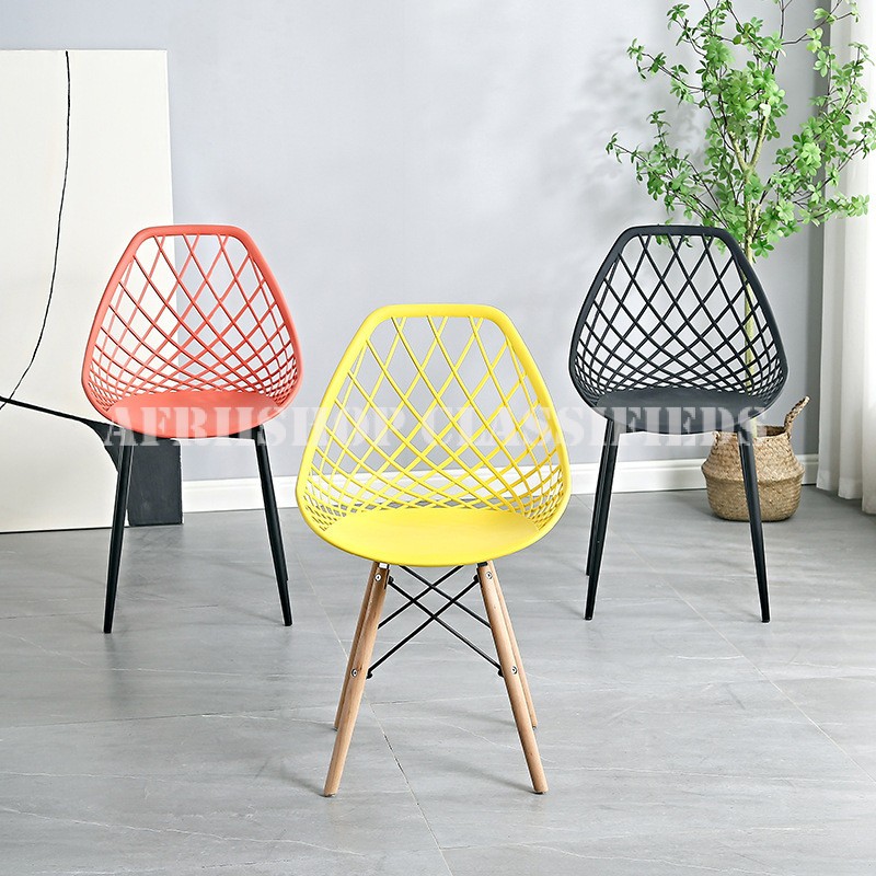 Outdoor Chair: Eames Plastic Outdoor Chair