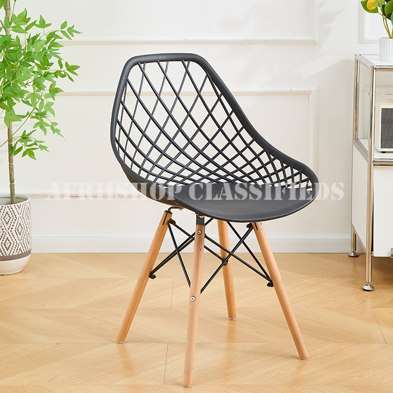 Outdoor Chair: Eames Plastic Outdoor Chair