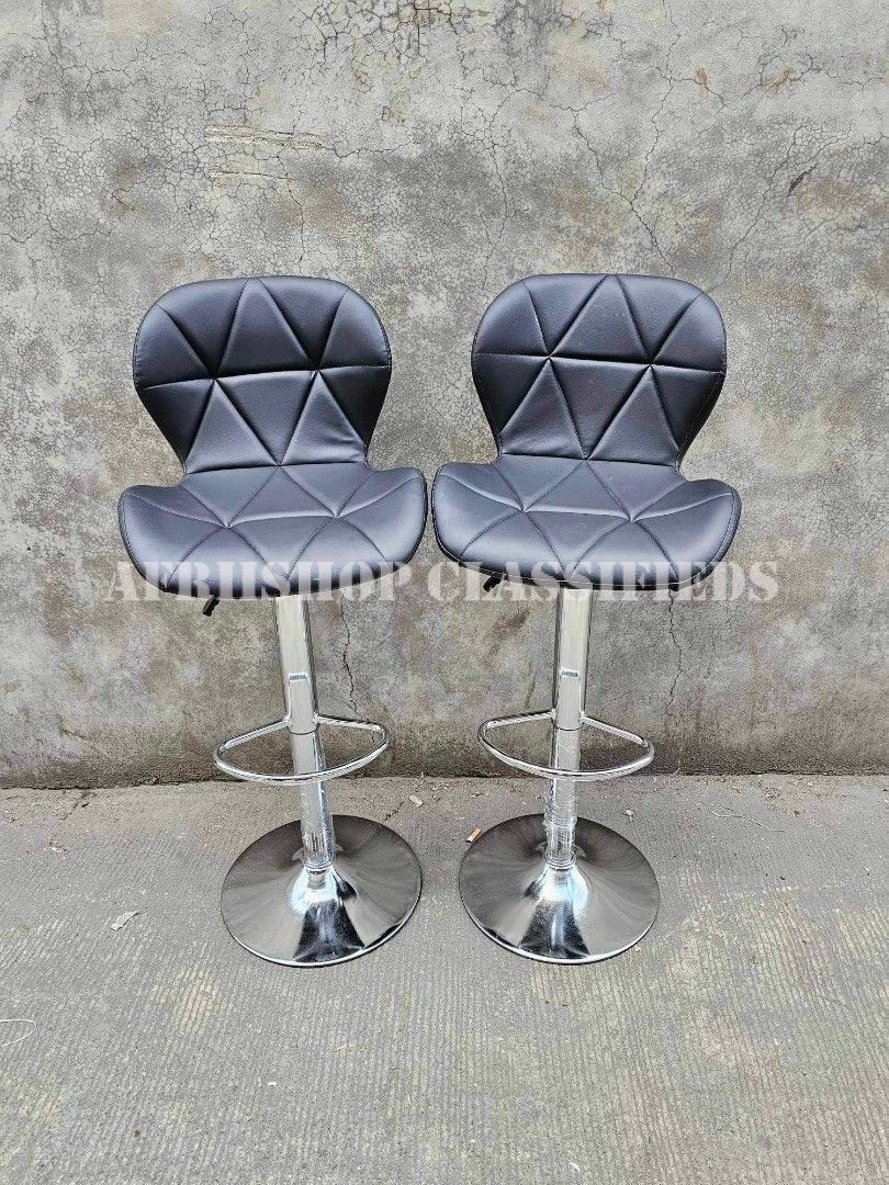 Bar Stool: Adjustable Black Bar Stool