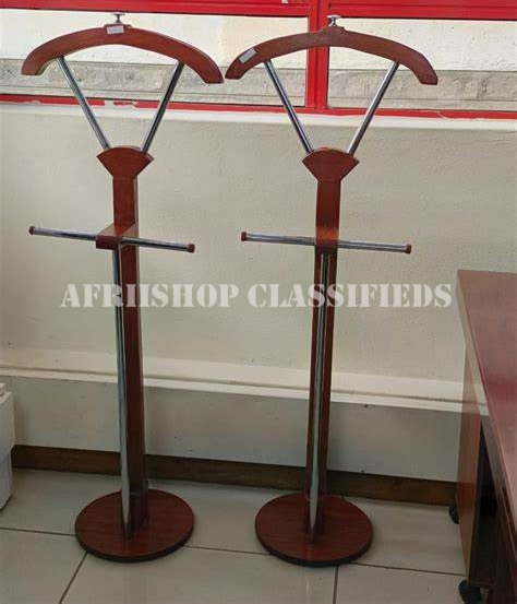 Hangers:Executive Mahogany Coat Hanger