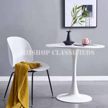 Dining Table; Circular Dining Table