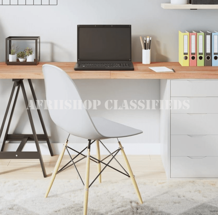 Dining Chair: Modern Eames Style Dining Chair