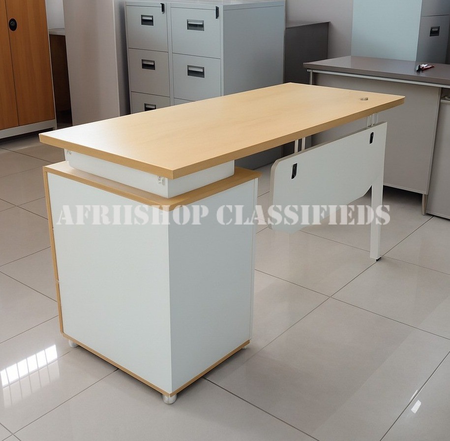 Office Desk : 1.4M Office Staff Desk