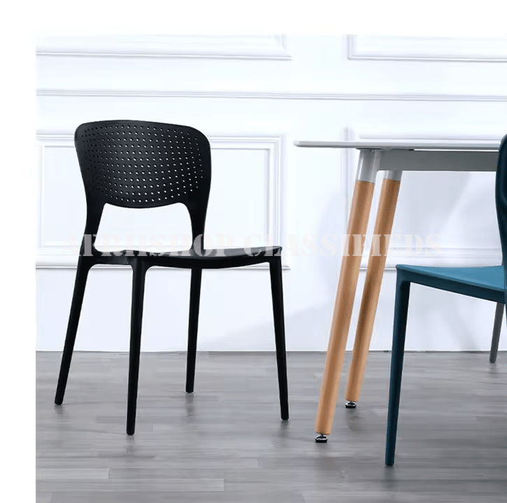 Outdoor Furnitures:Nordic Plastic Outdoor Chair