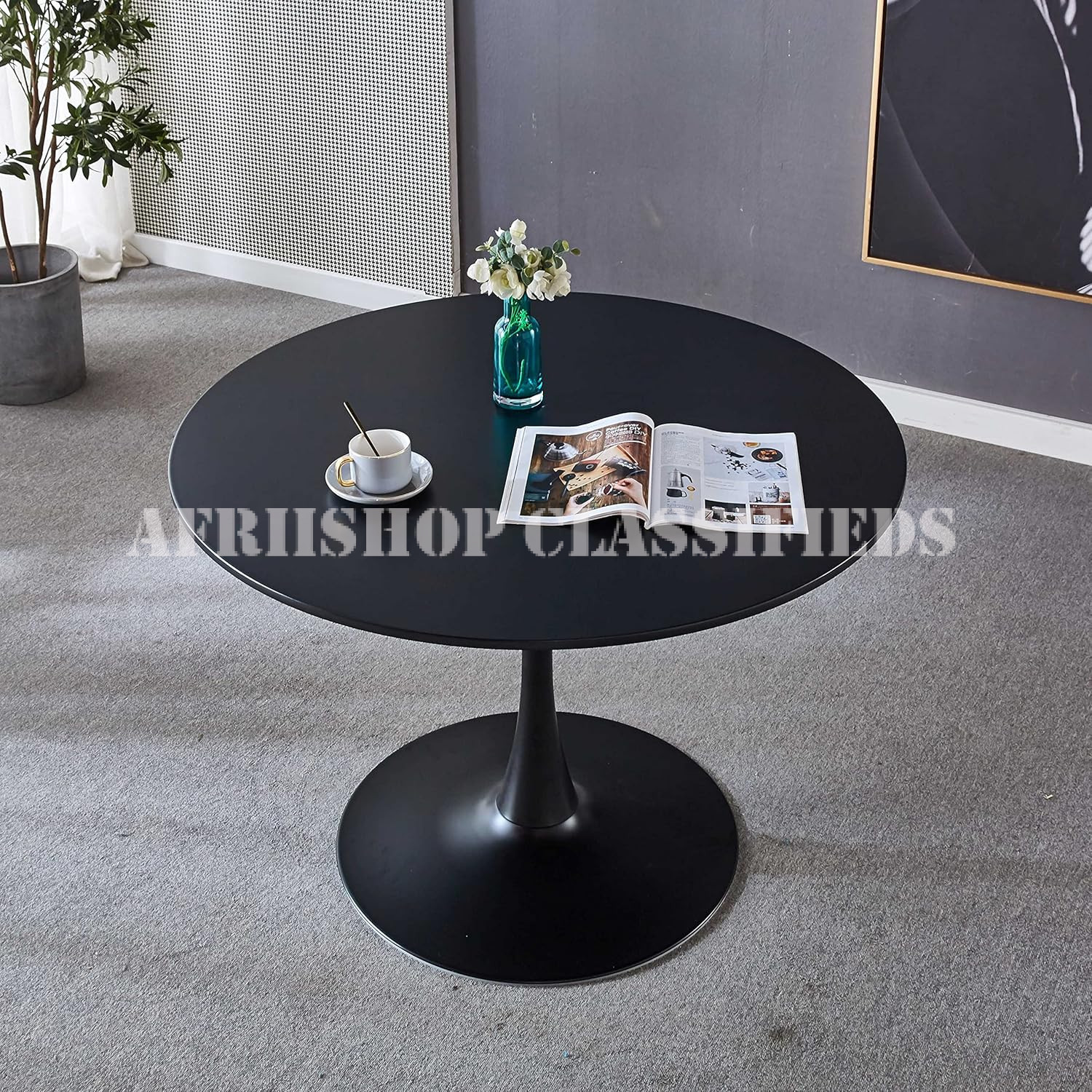 Dining Table: Tulip Style Round Dining Table