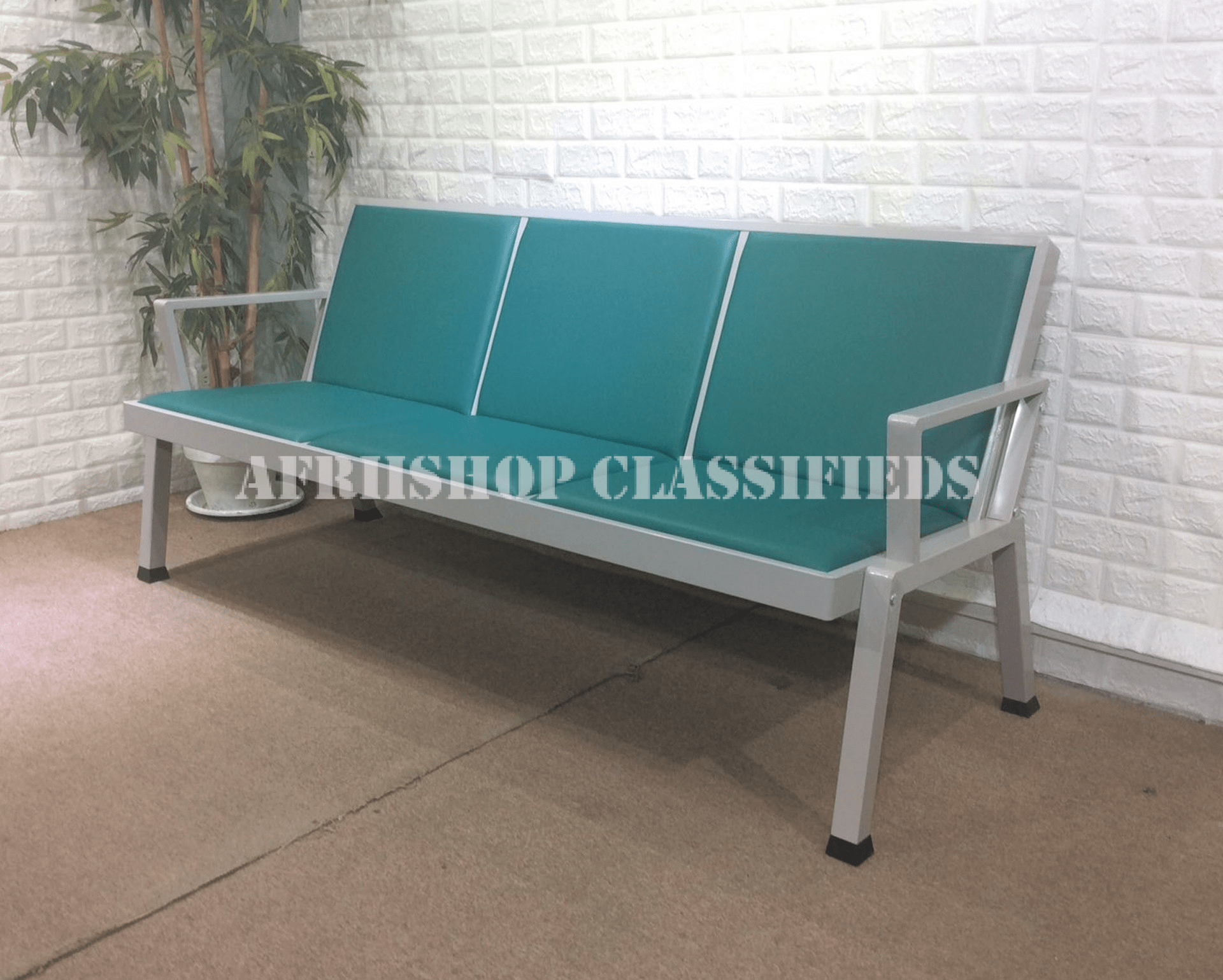 3-Link Padded Waiting Bench