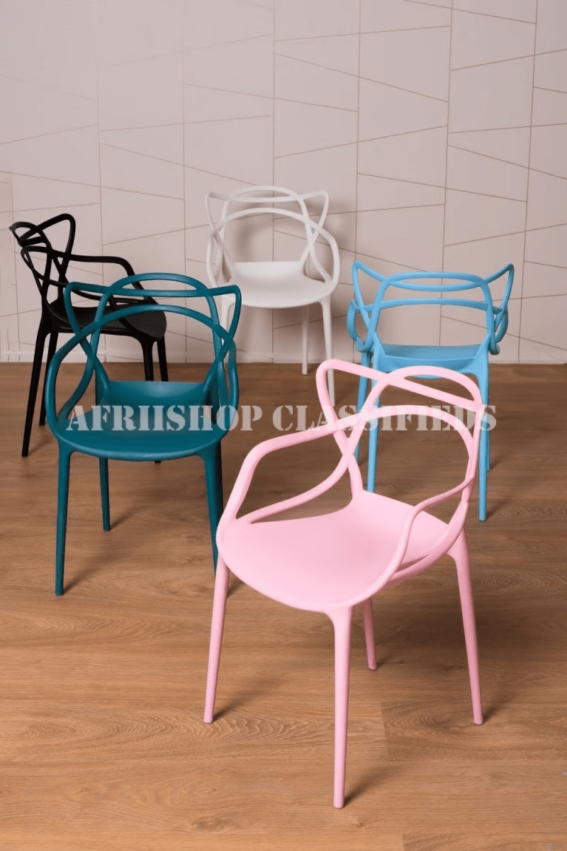 Dining Chair ; Plastic Dining Chair With Curved Back