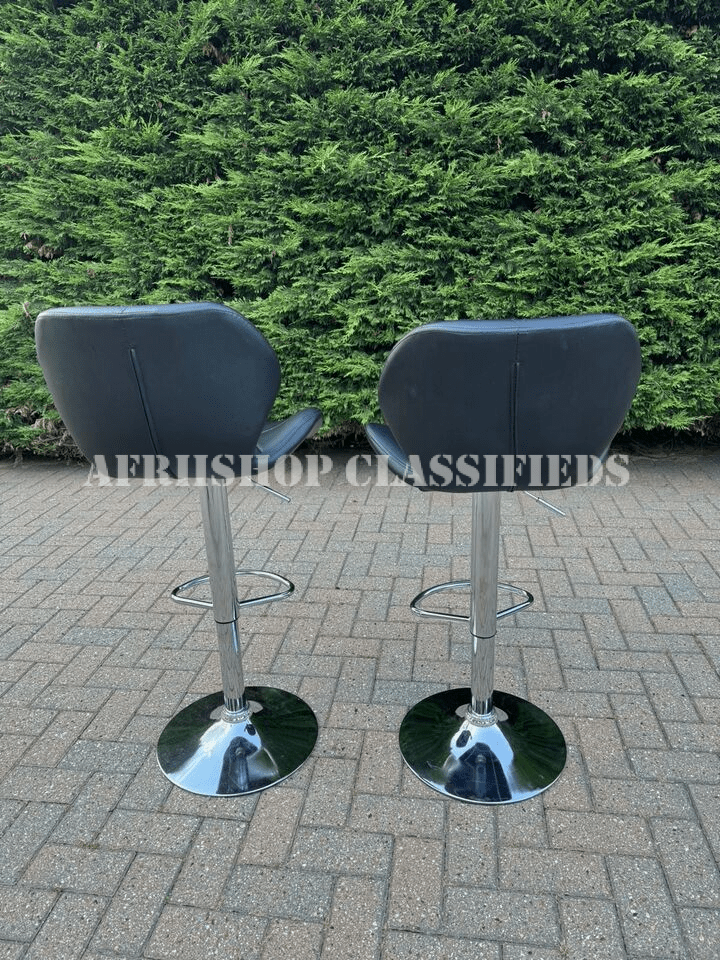 Adjustable Swivel Bar Stool