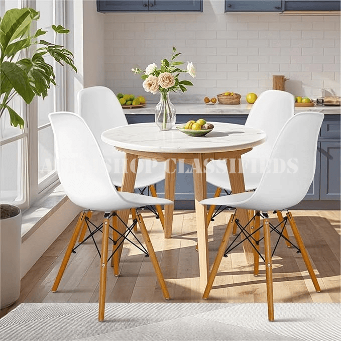 Plastic Eames Dining Chair